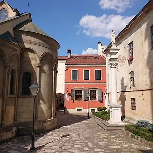 Апартаменты вірменський дворик / Armenian Courtyard, Львов
